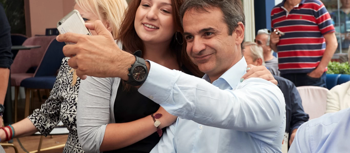 «Χαμός» για μία selfie με τον Κ.Μητσοτάκη στην Κρήτη (φώτο)